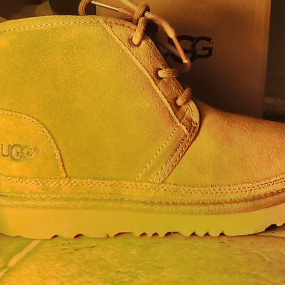 UGGs - Picture 1 of 7